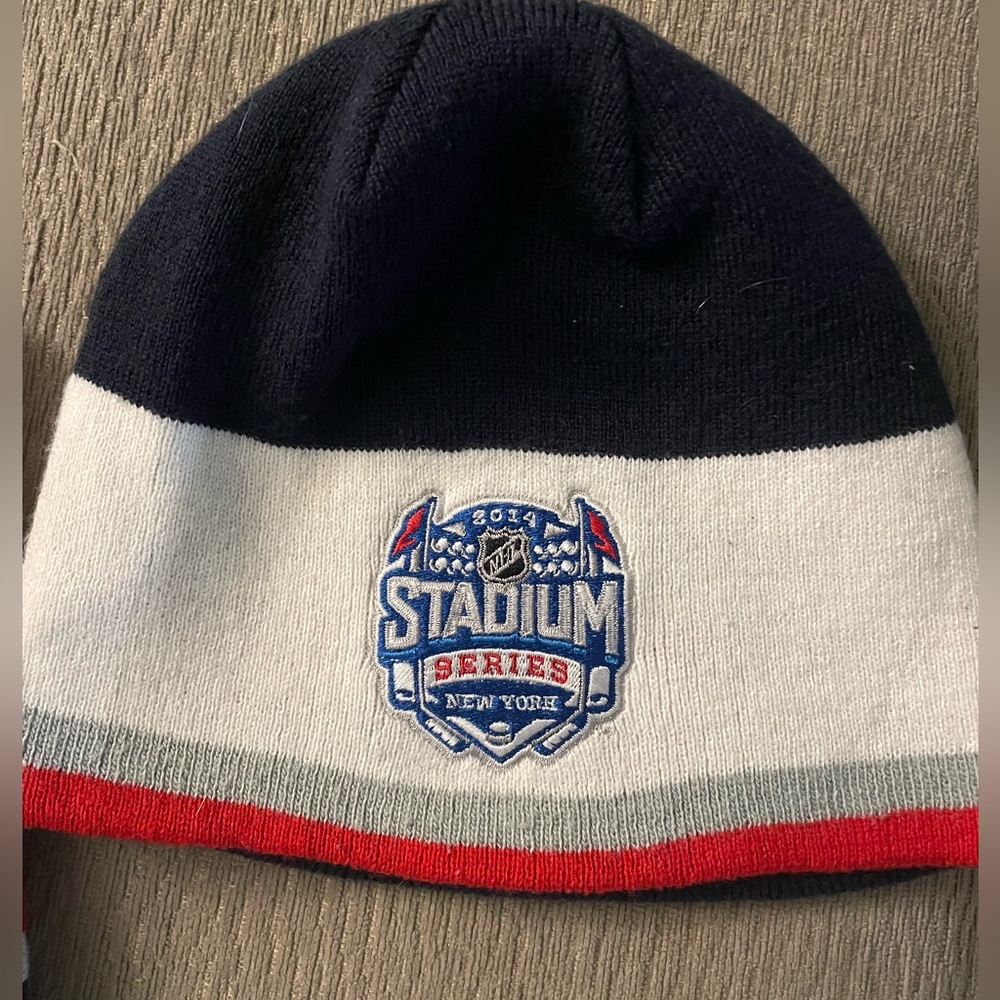 New York Rangers reversible hat and scarf Official NHL Stadium Series 2014 - Picture 3 of 8